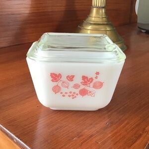 Pyrex Pink Gooseberry 501 Refrigerator Dish & Lid Vintage Glass